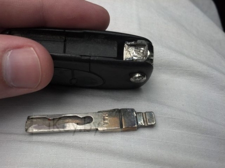 Сломался выкидной ключ Ауди А6