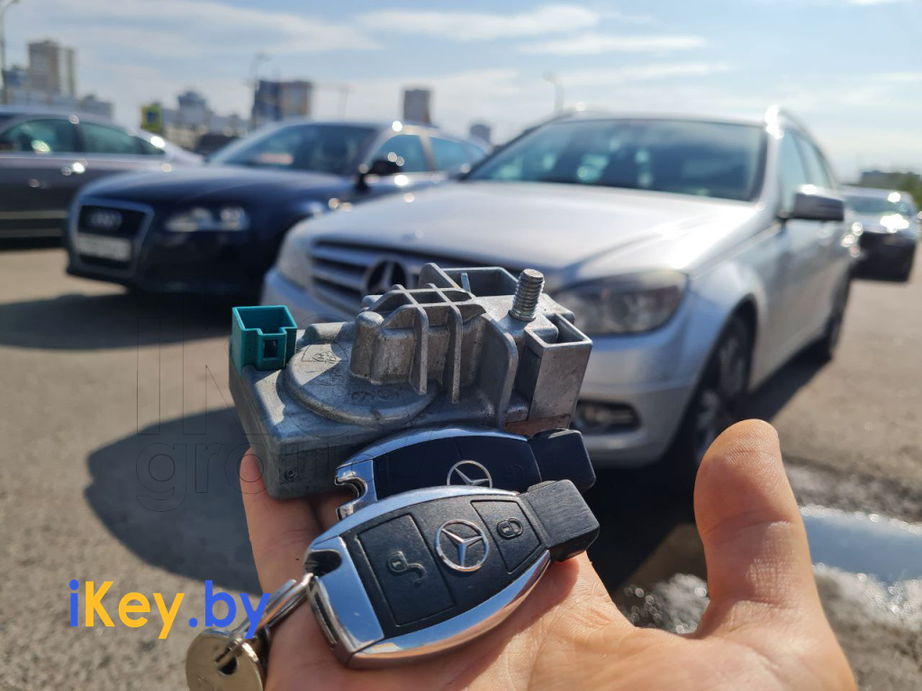 mercedes-w204-snyat-blokirator-zashchelki-rulya.jpg mercedes-w204-snyat-blokirator-zashchelki-rulya.jpg