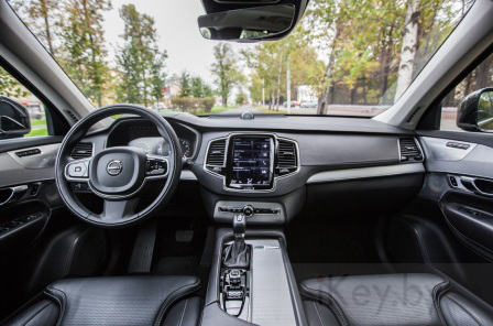 Салон вольво хс90