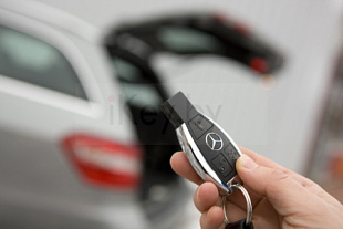 Как открыть мерседес, если сел аккумулятор